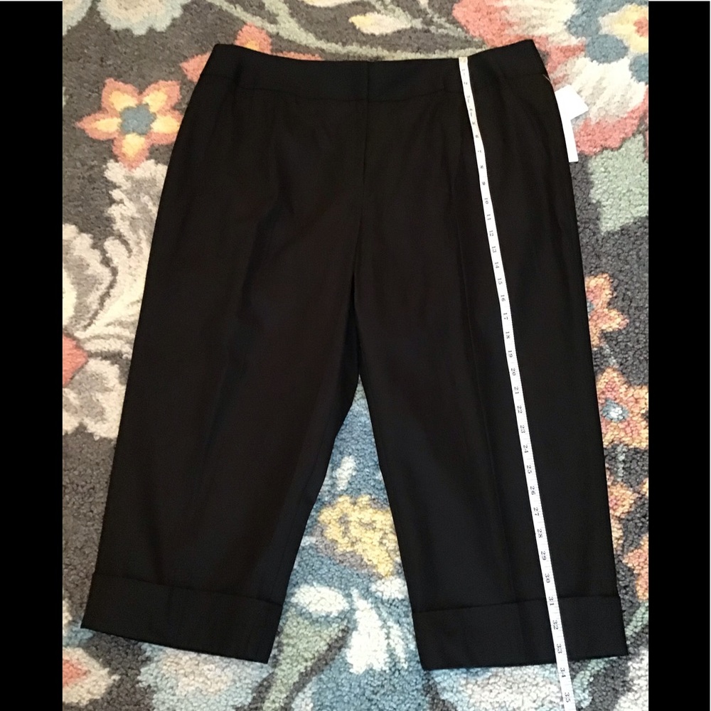 Liz Claiborne Woman Audra Cropped Pants NWT